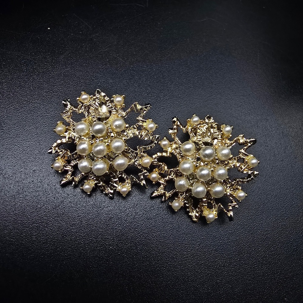 Faux Pearl Cluster Clip On Earrings Gold Tone Vintage Jewelry